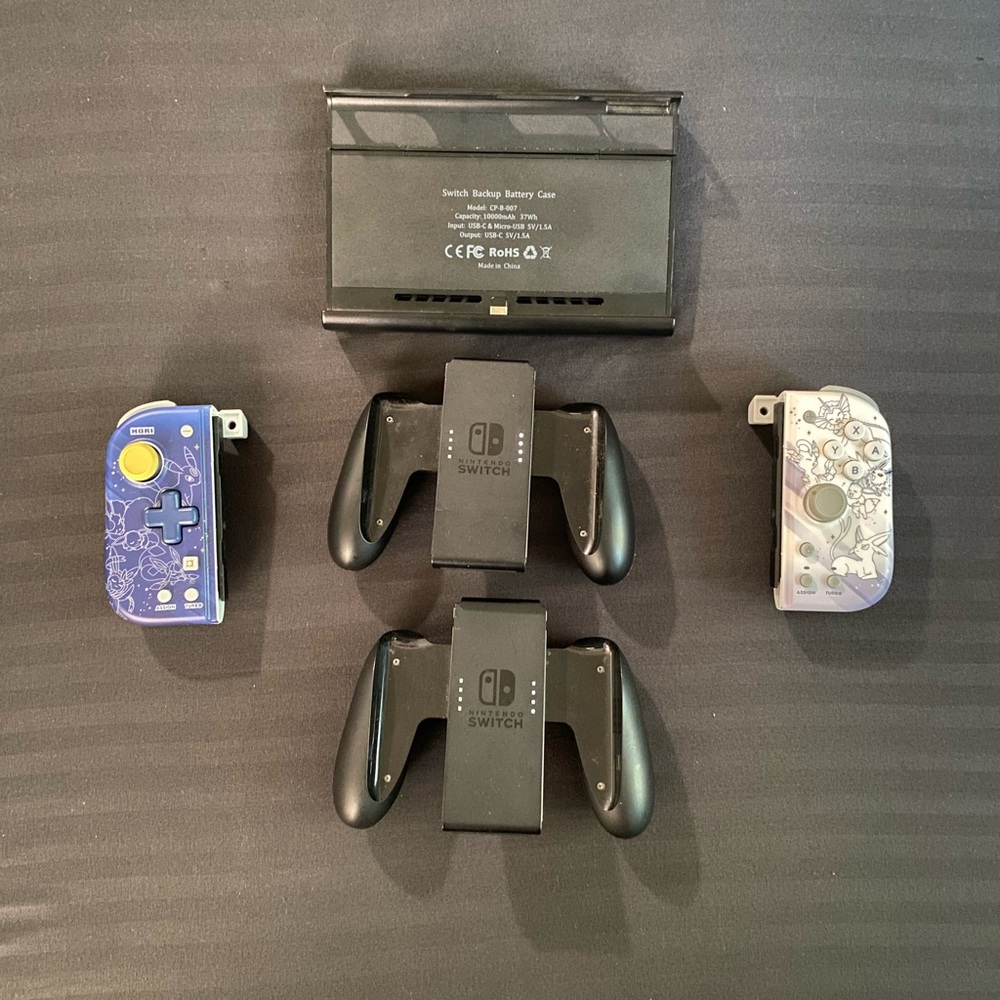 Nintendo Switch/OLED Accessories Bundle - Charging Case/HORI Joycons/Grips